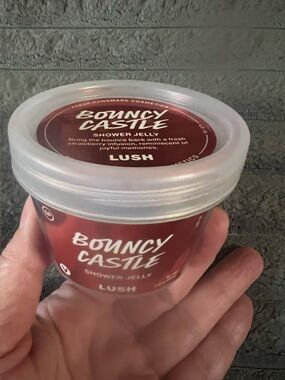 LUSH BIRTHDAY PARTY EXCLUSIVE BOUNCY CASTLE SHOWER JELLY STRAWBERRY YUM
